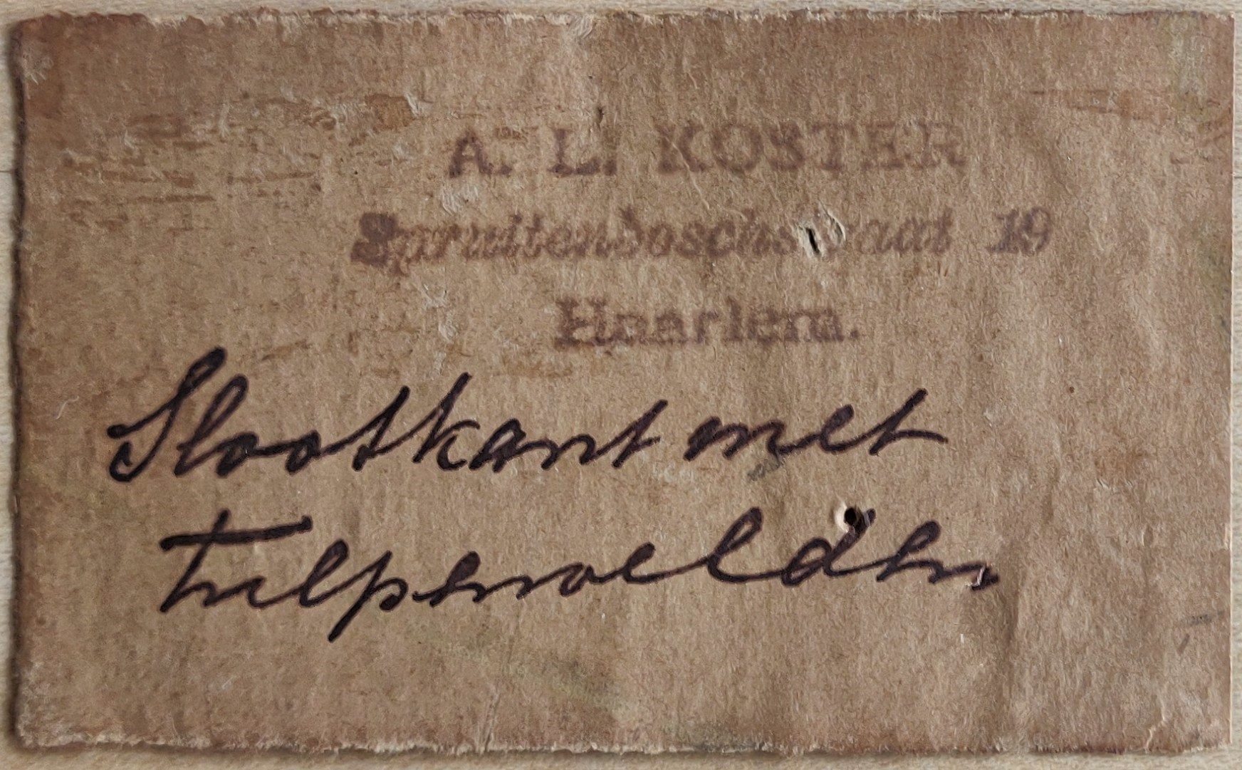 Verso door de kunstenaar zelf getiteld op een label met daarop het adres ‘A.L. Koster, Spruitenboschstraat 19, Haarlem’